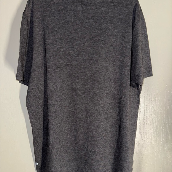 LULULEMON Men's Gray T-Shirt - Picture 3 of 5